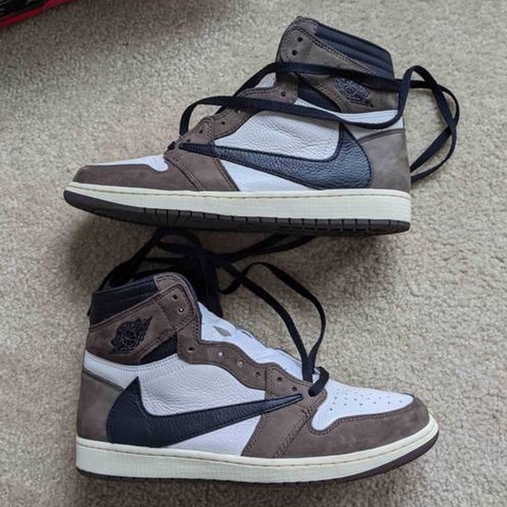 Travis Scott Jordan 1